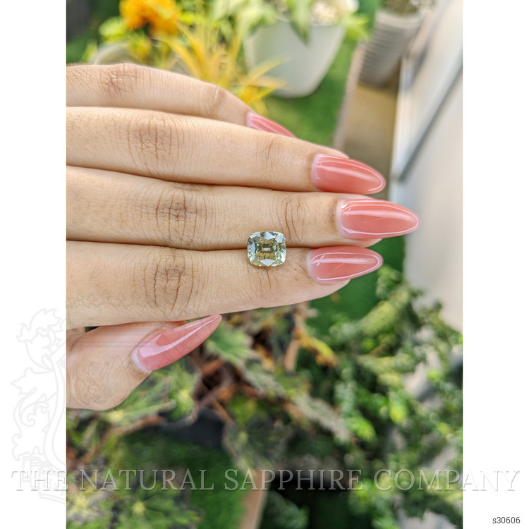 3.65 Ct. Yellowish Green Sapphire from Ceylon (Sri Lanka)