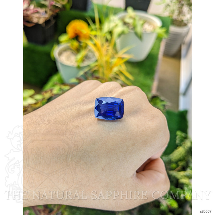 15.51 Ct. Blue Sapphire from Ceylon (Sri Lanka)