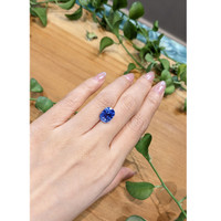 6.48 Ct. Blue Sapphire from Ceylon (Sri Lanka) Life Style