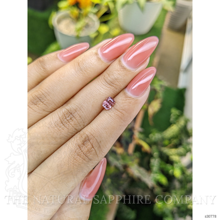 0.86 Ct. Pink Sapphire from Ceylon (Sri Lanka)