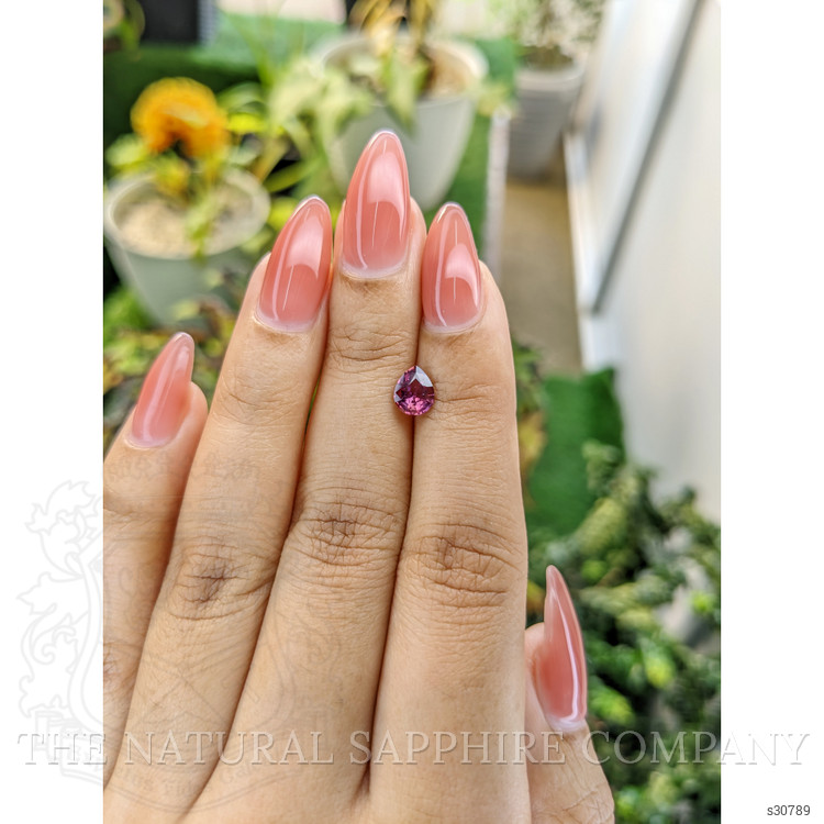 0.94 Ct. Pink Sapphire from Ceylon (Sri Lanka)