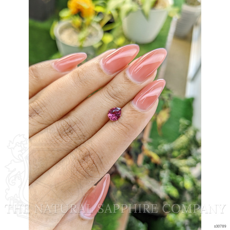 0.94 Ct. Pink Sapphire from Ceylon (Sri Lanka)