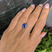 3.02 Ct. Blue Sapphire from Ceylon (Sri Lanka) Life Style