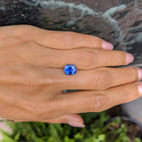 2.99 Ct. Blue Sapphire from Ceylon (Sri Lanka) Life Style