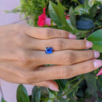 3.02 Ct. Blue Sapphire from Ceylon (Sri Lanka) Life Style