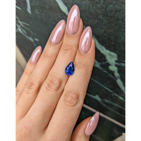 4.40 Ct. Blue Sapphire from Ceylon (Sri Lanka) Life Style