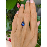 4.40 Ct. Blue Sapphire from Ceylon (Sri Lanka) Life Style