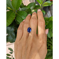 3.97 Ct. Blue Sapphire from Ceylon (Sri Lanka) Life Style