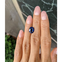 4.04 Ct. Blue Sapphire from Ceylon (Sri Lanka) Life Style