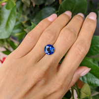 4.17 Ct. Blue Sapphire from Ceylon (Sri Lanka) Life Style