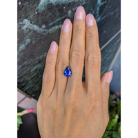 4.22 Ct. Blue Sapphire from Ceylon (Sri Lanka) Life Style
