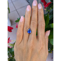 4.22 Ct. Blue Sapphire from Ceylon (Sri Lanka) Life Style