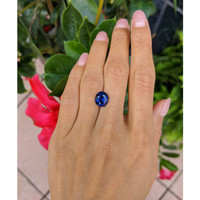 4.42 Ct. Blue Sapphire from Ceylon (Sri Lanka) Life Style