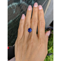 4.42 Ct. Blue Sapphire from Ceylon (Sri Lanka) Life Style