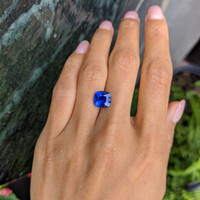 3.77 Ct. Blue Sapphire from Ceylon (Sri Lanka) Life Style