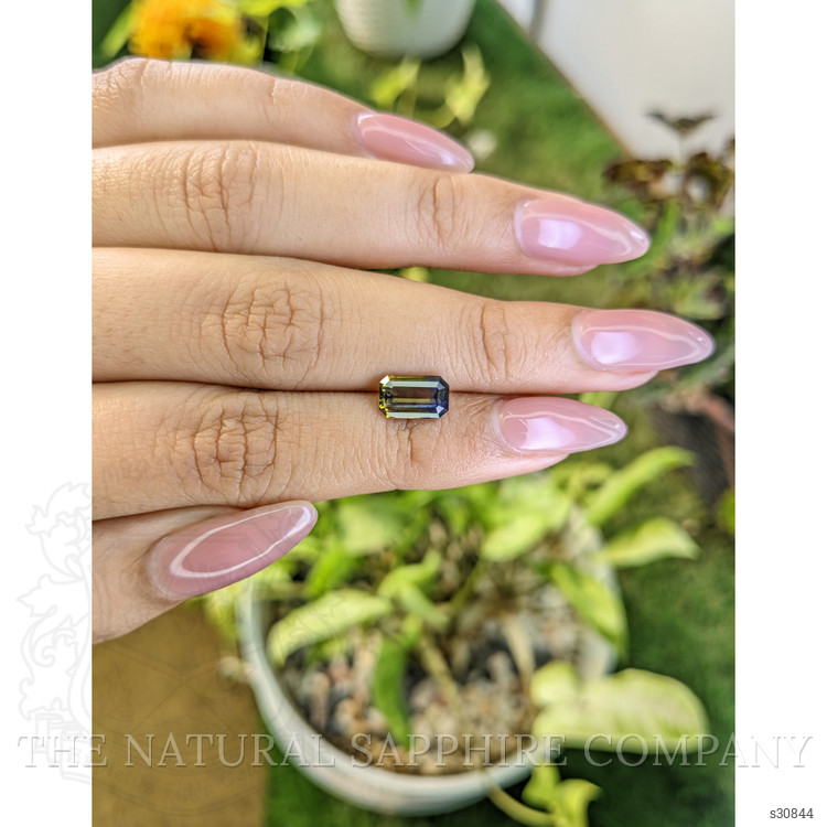 2.04 Ct. Bi Color Sapphire from Ceylon (Sri Lanka)