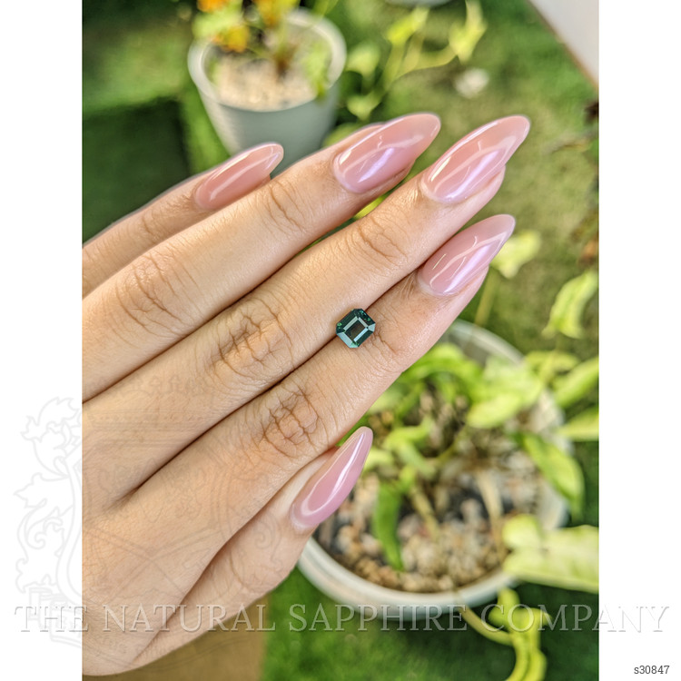 1.41 Ct. Green Sapphire from Ceylon (Sri Lanka)