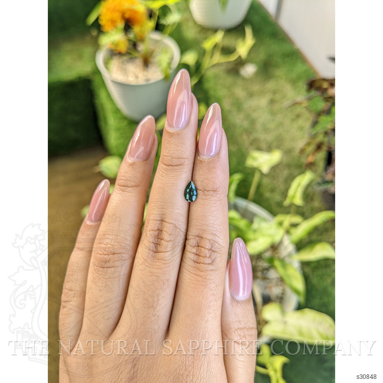 0.75 Ct. Green Sapphire from Ceylon (Sri Lanka)