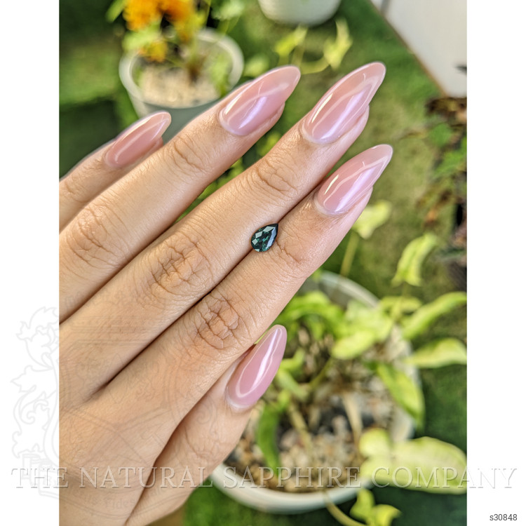 0.75 Ct. Green Sapphire from Ceylon (Sri Lanka)