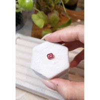 1.53 Ct. Padparadscha Sapphire from Ceylon (Sri Lanka) Life Style