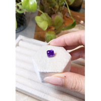 4.64 Ct. Purple Sapphire from Ceylon (Sri Lanka) Life Style