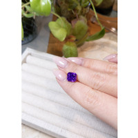4.64 Ct. Purple Sapphire from Ceylon (Sri Lanka) Life Style