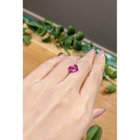 3.13 Ct. Pink Sapphire from Ceylon (Sri Lanka) Life Style