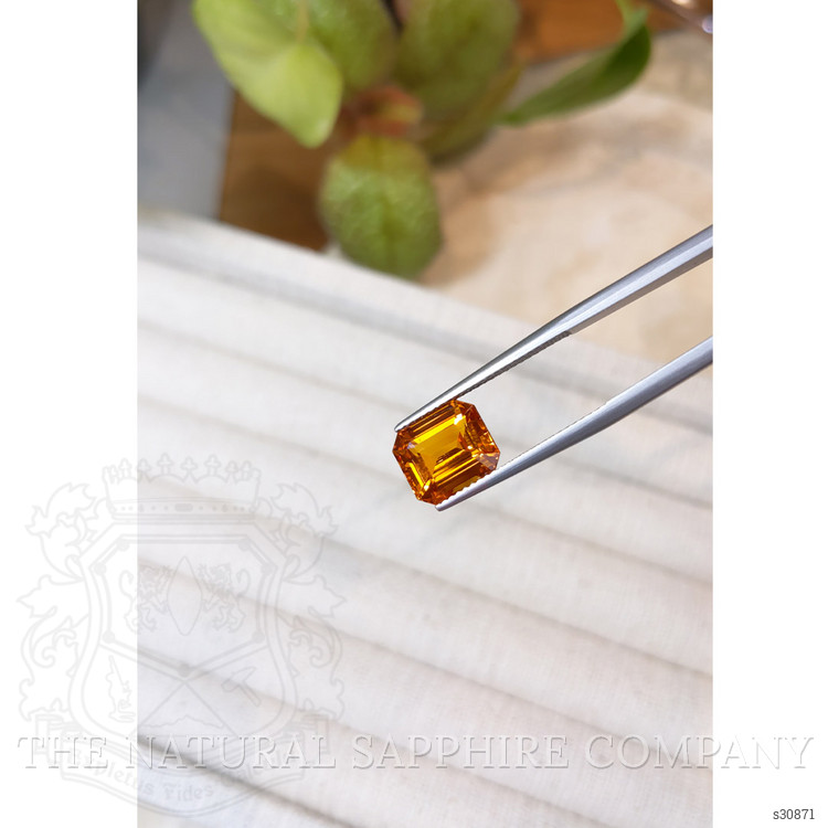 5.14 Ct. Yellowish Orange Sapphire from Ceylon (Sri Lanka)