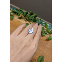 15.05 Ct. White Sapphire from Ceylon (Sri Lanka) Life Style