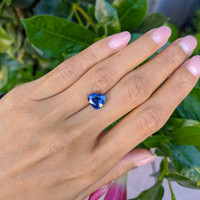 4.06 Ct. Blue Sapphire from Ceylon (Sri Lanka) Life Style