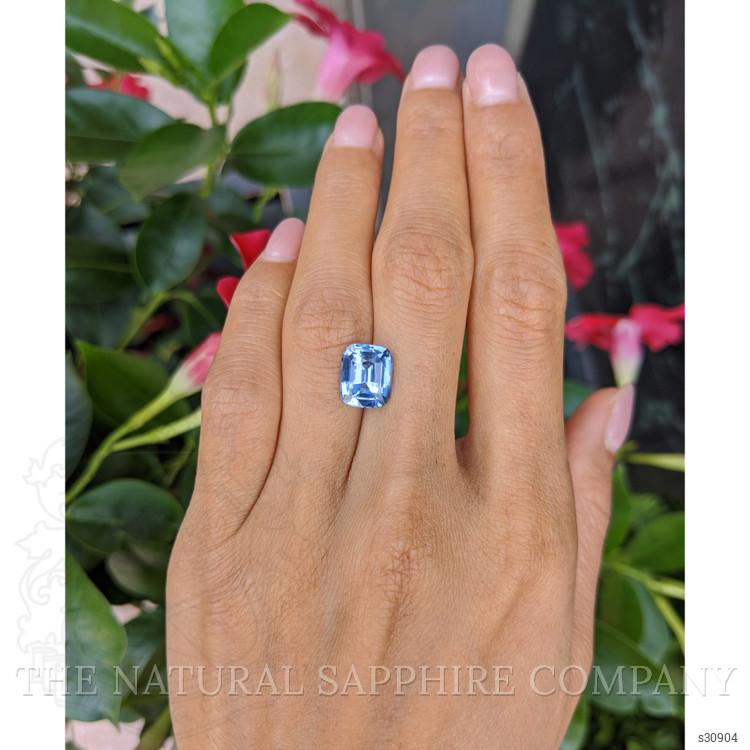 4.63 Ct. Blue Sapphire from Ceylon (Sri Lanka)