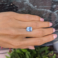 4.63 Ct. Blue Sapphire from Ceylon (Sri Lanka) Life Style