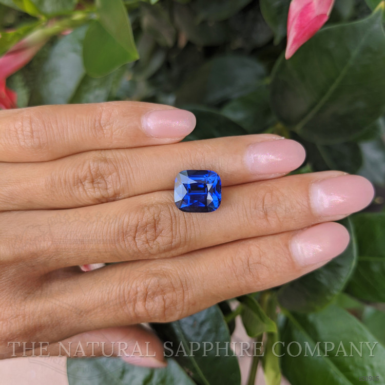 9.02 Ct. Blue Sapphire from Ceylon (Sri Lanka)