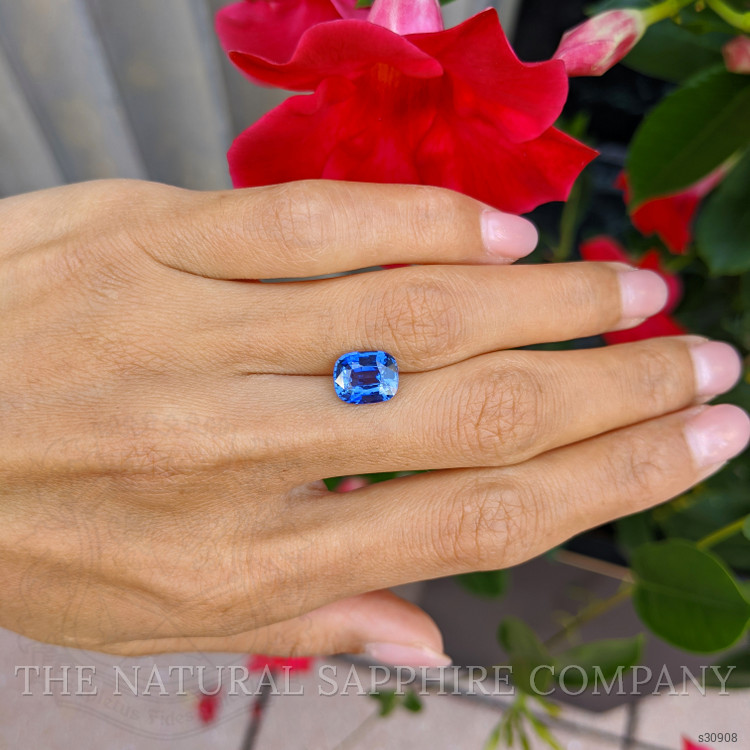 3.26 Ct. Blue Sapphire from Ceylon (Sri Lanka)