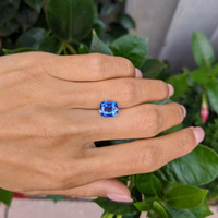 3.26 Ct. Blue Sapphire from Ceylon (Sri Lanka) Life Style