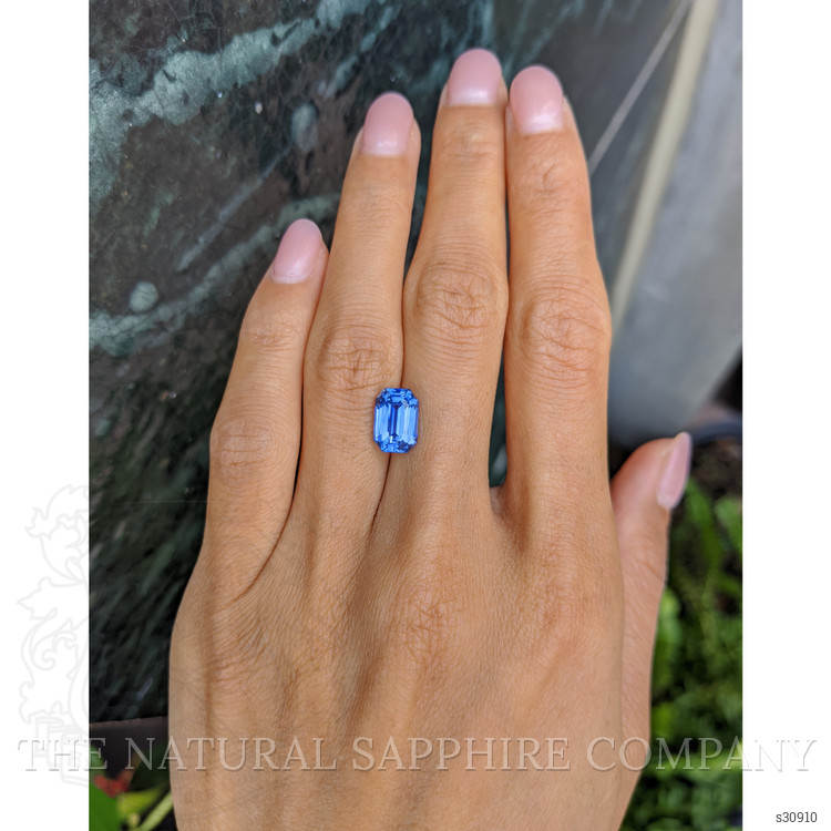 3.81 Ct. Blue Sapphire from Ceylon (Sri Lanka)