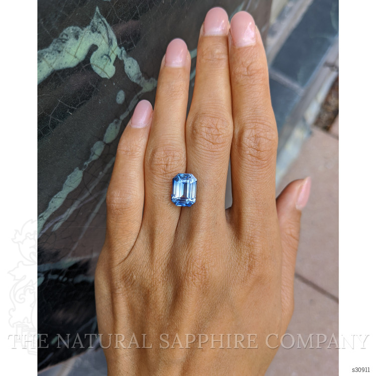 7.05 Ct. Bi Color Sapphire from Ceylon (Sri Lanka)