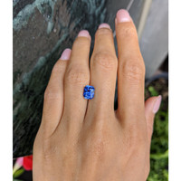 2.51 Ct. Blue Sapphire from Ceylon (Sri Lanka) Life Style