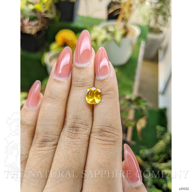 3.03 Ct. Yellow Sapphire from Ceylon (Sri Lanka)