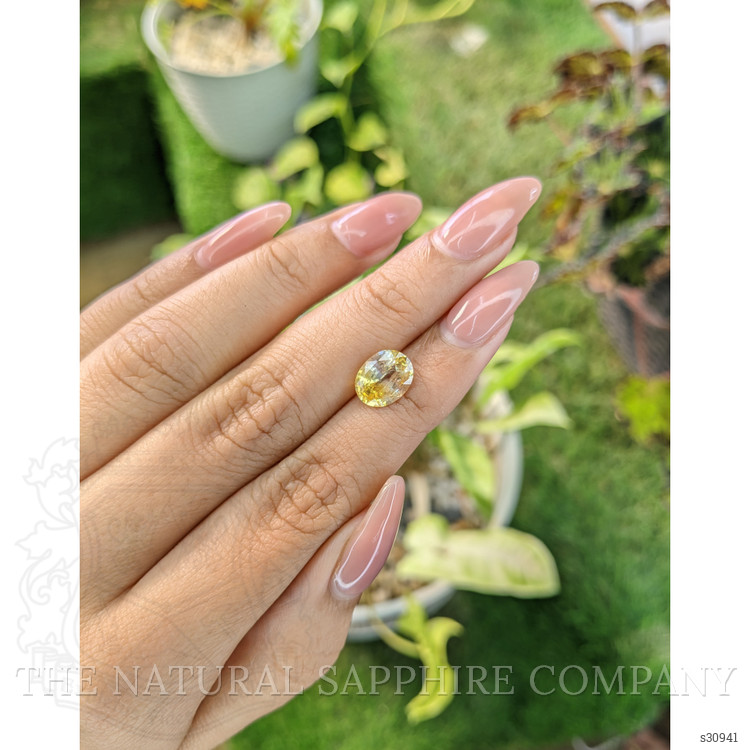 3.01 Ct. Yellow Sapphire from Ceylon (Sri Lanka)