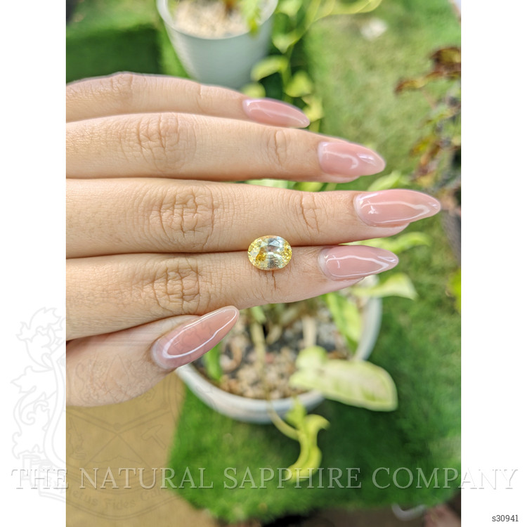 3.01 Ct. Yellow Sapphire from Ceylon (Sri Lanka)