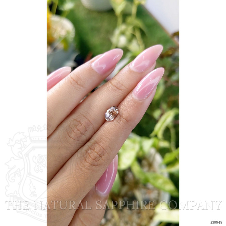 1.66 Ct. Padparadscha Sapphire from Ceylon (Sri Lanka)