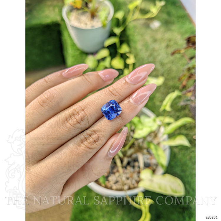 7.35 Ct. Blue Sapphire from Ceylon (Sri Lanka)