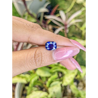 2.81 Ct. Blue Sapphire from Ceylon (Sri Lanka) Life Style