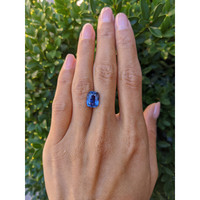 5.09 Ct. Blue Sapphire from Ceylon (Sri Lanka) Life Style