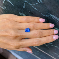 4.58 Ct. Blue Sapphire from Ceylon (Sri Lanka) Life Style