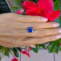 5.55 Ct. Blue Sapphire from Ceylon (Sri Lanka) Life Style