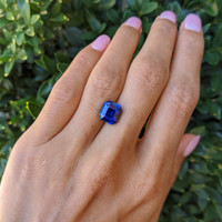 5.06 Ct. Blue Sapphire from Ceylon (Sri Lanka) Life Style