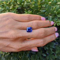 5.06 Ct. Blue Sapphire from Ceylon (Sri Lanka) Life Style