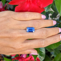 6.20 Ct. Blue Sapphire from Ceylon (Sri Lanka) Life Style